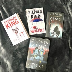4 Stephen King Books GOING AWAY SOON!